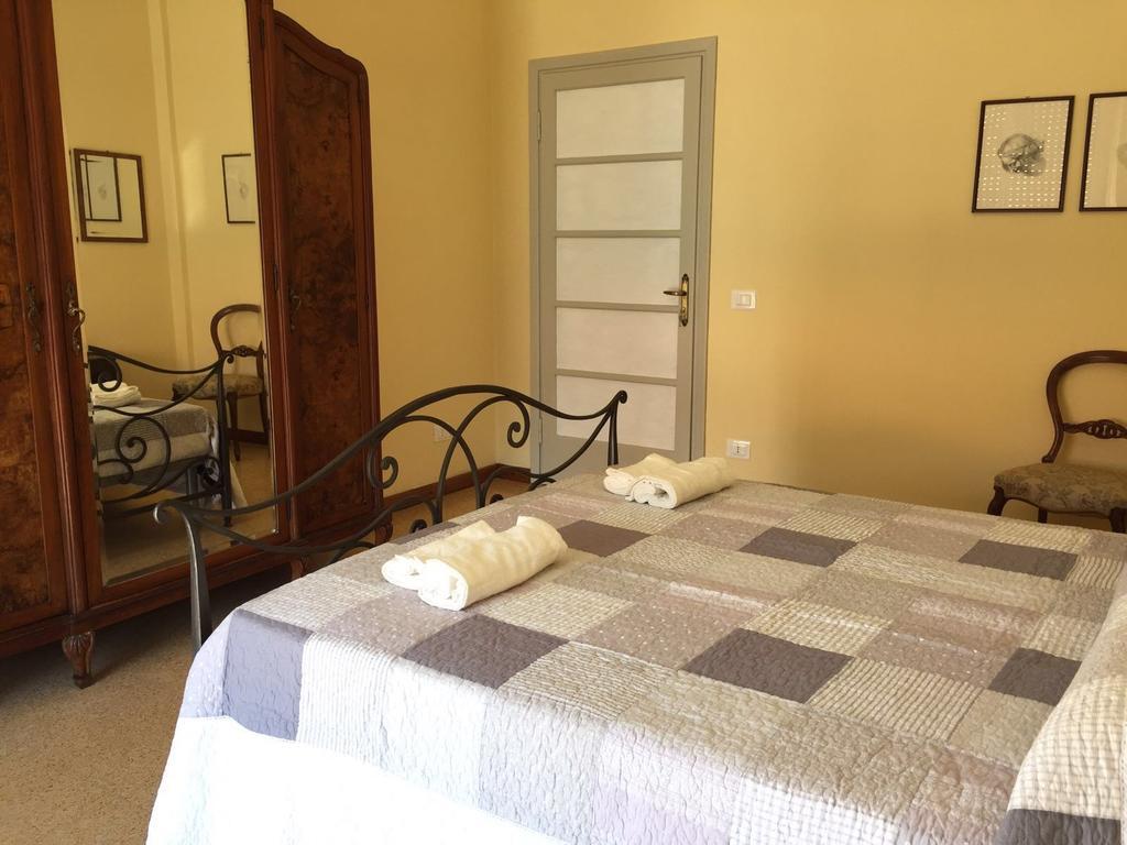 Affittacamere Del Viaggiatore Ancône Extérieur photo